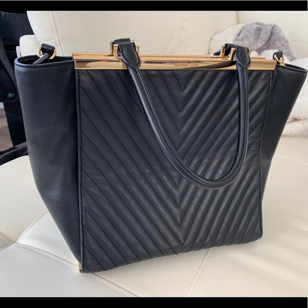 Michael Kors MK Chevron Quilted leather Bag